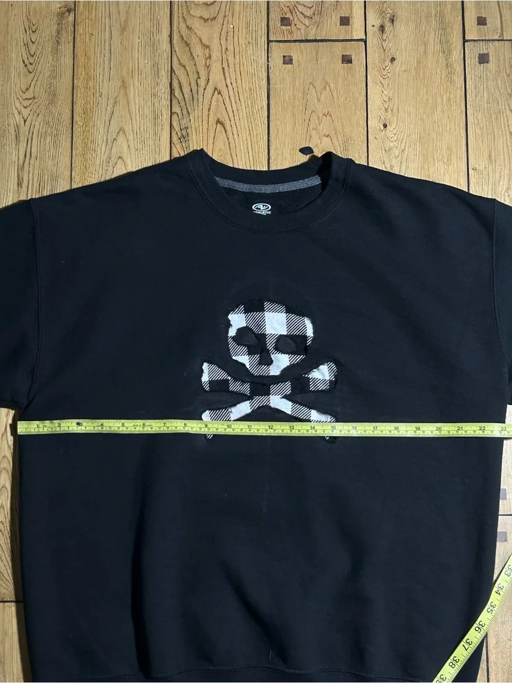 Black Men’s Crewneck Sweater with Plaid Skull Graphic